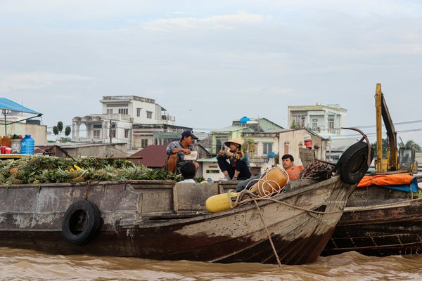 Comment trouver une croisière qui visite les marchés flottants en Thaïlande?